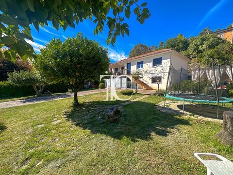   Maison Maison - 6 pi�ce(s) - 183 m�