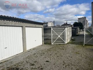  Parking / Garage � vendre 1 pi�ce 390 m�