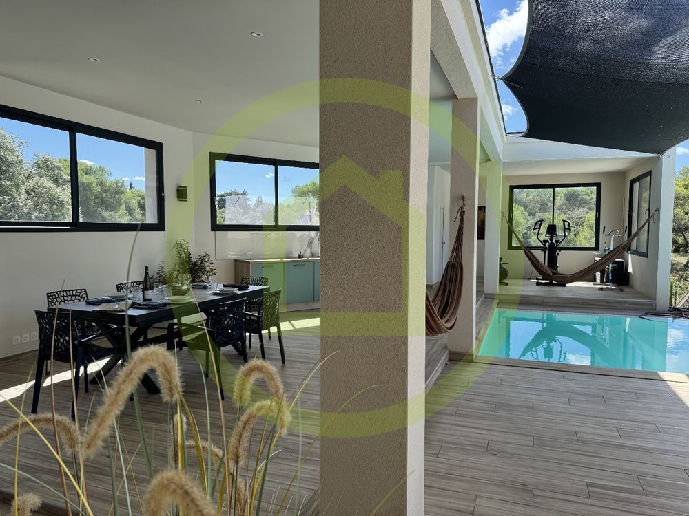 � vendre  Villa Nimes (30900)