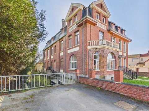   Maison Maison - 15 + pi�ce(s) - 423 m�