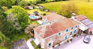  Villa � vendre 6 pi�ces 330 m�