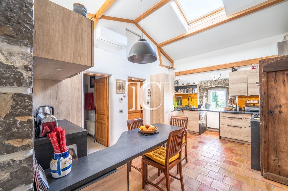 � vendre  Villa Banne (07460)