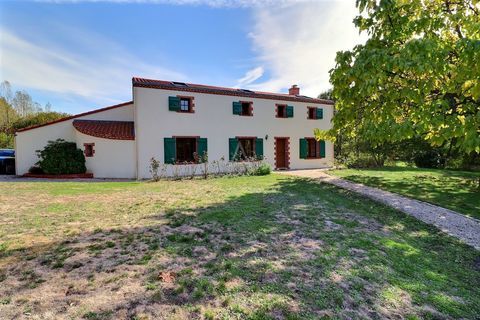   Maison Maison - 12 pi�ce(s) - 205 m�