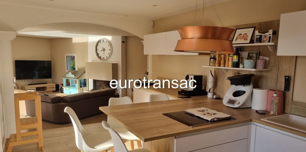 � vendre  Maison M�ze (34140)