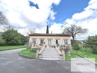  Maison � vendre 8 pi�ces 210 m�