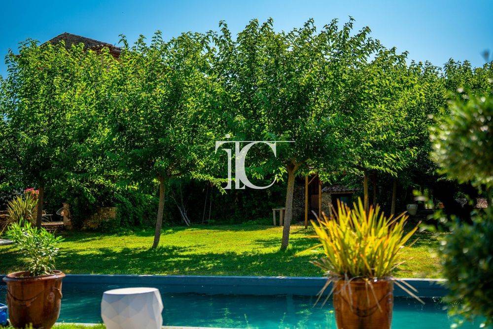 � vendre  Villa Uz�s (30700)