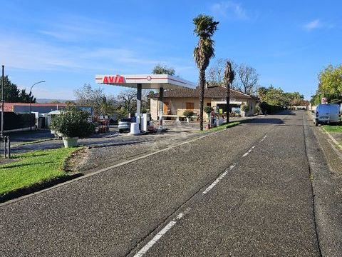 Station service 315000 32250 Montreal