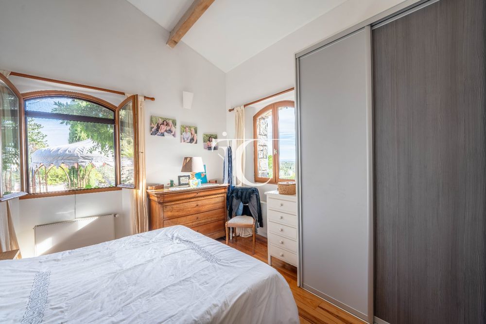 � vendre  Villa Banne (07460)