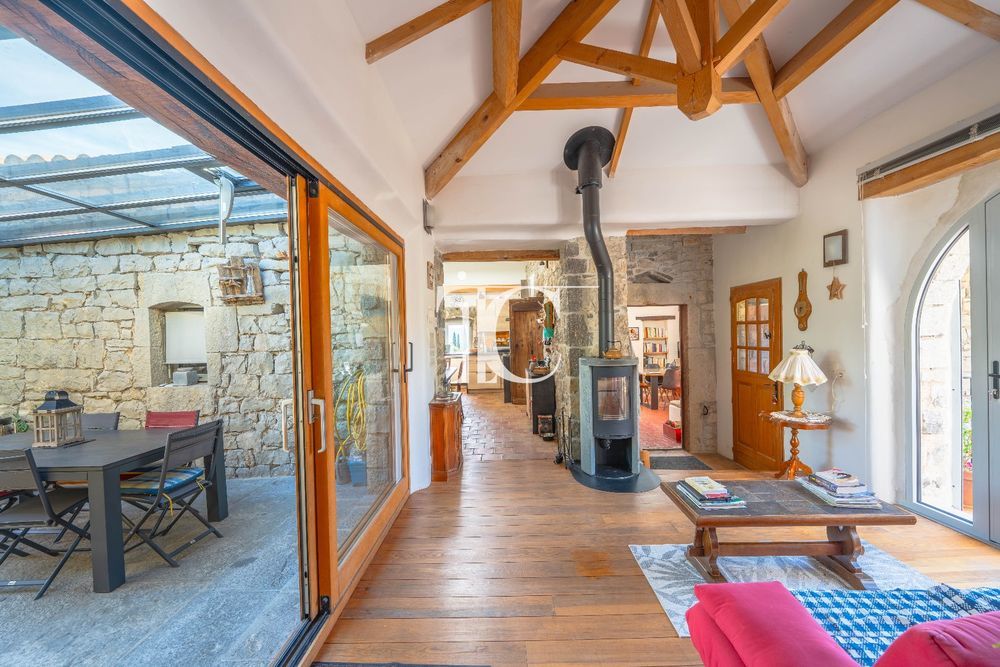 � vendre  Villa Banne (07460)