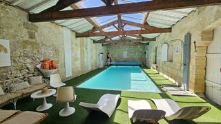  Maison � vendre 15 + pi�ces 530 m�