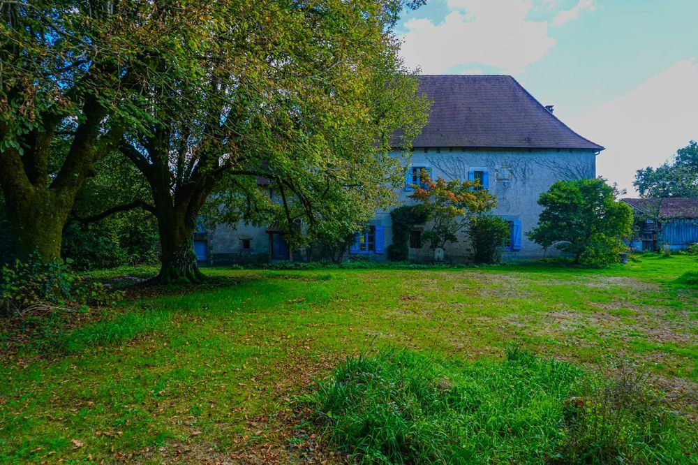 � vendre  Villa Saint-Jory-de-Chalais (24800)