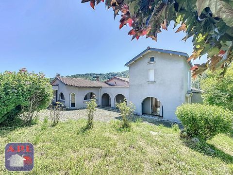   Maison Maison - 6 pi�ce(s) - 230 m�