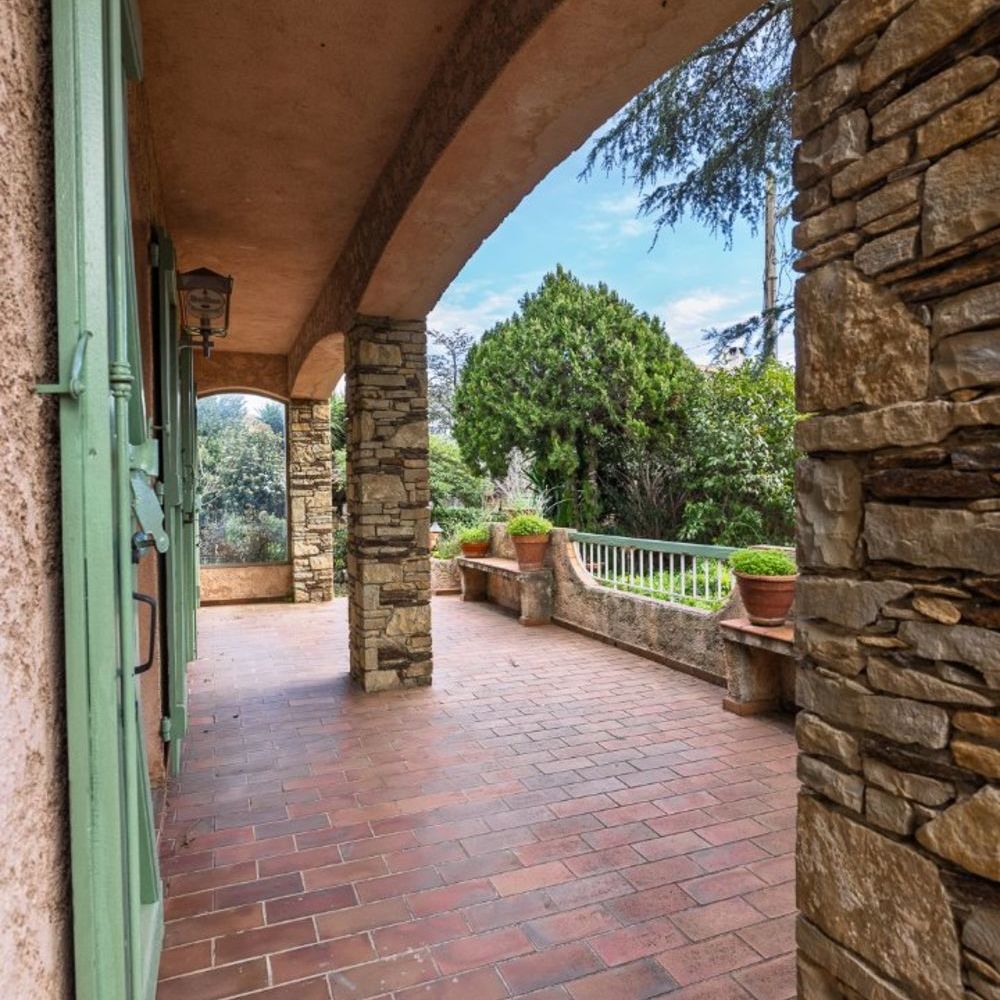 � vendre  Maison Ollioules (83190)