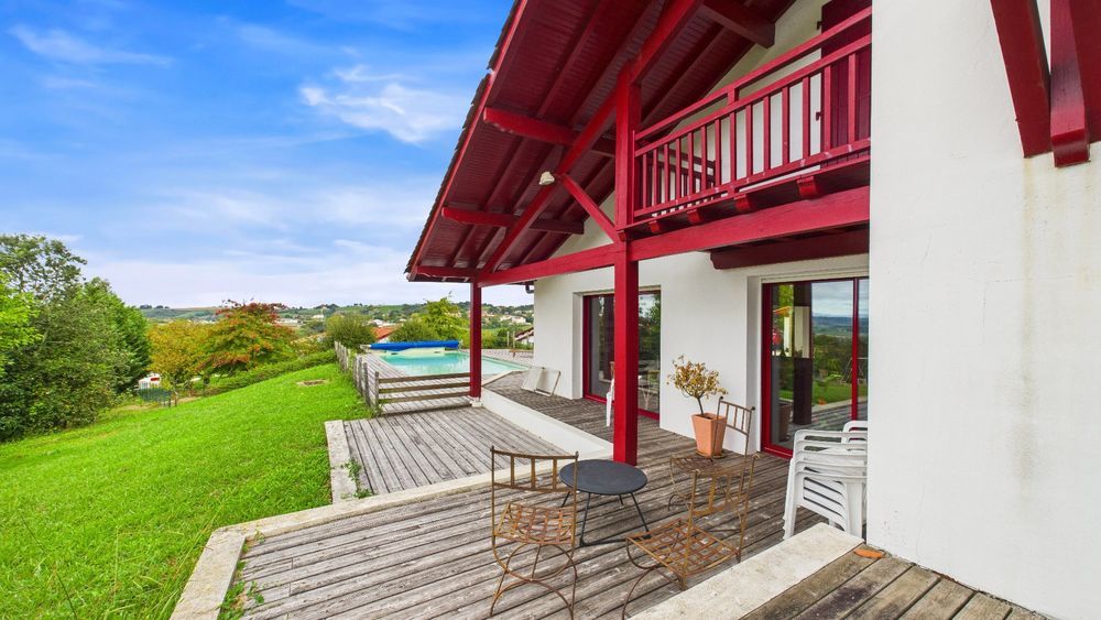 � vendre  Maison Bardos (64520)