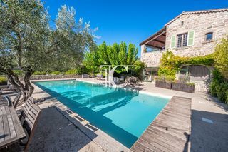  Villa � vendre 9 pi�ces 286 m�