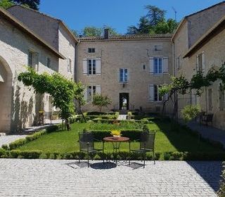  Propri�t�/ch�teau � vendre 15 + pi�ces 1840 m�