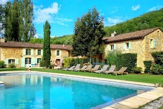  Maison � vendre 15 + pi�ces 360 m�