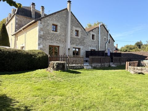   Maison Maison - 15 + pi�ce(s) - 480 m�