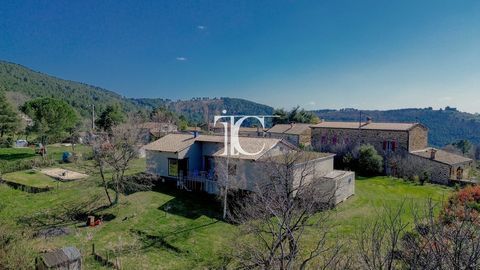   Maison Maison - 5 pi�ce(s) - 171 m�