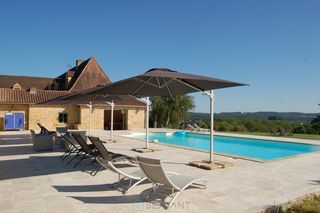  Villa � vendre 15 + pi�ces 730 m�