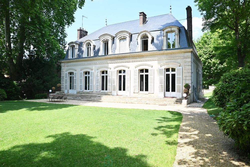 � vendre  H�tel Particulier Sens (89100)