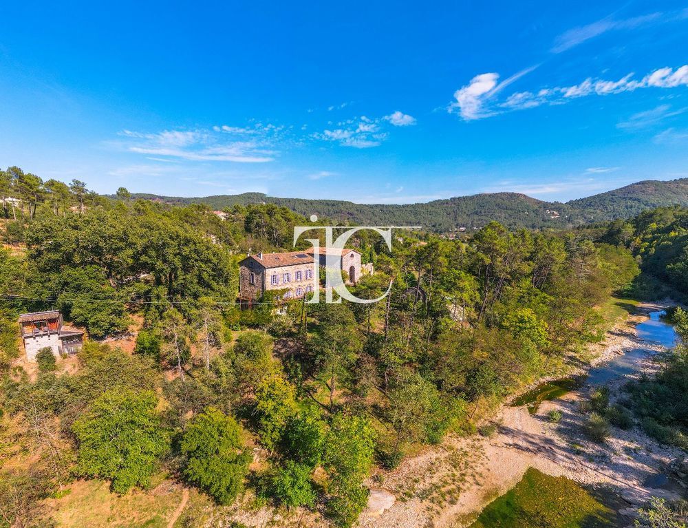 � vendre  Villa Banne (07460)