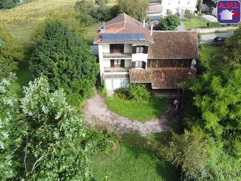   Maison Maison - 7 pi�ce(s) - 240 m�