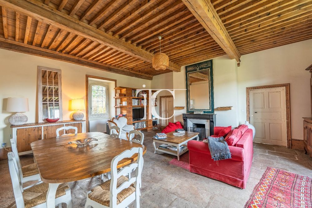 � vendre  Villa Vinezac (07110)