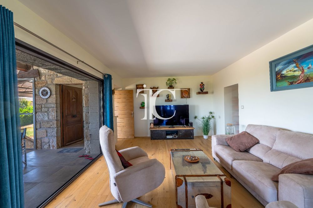 � vendre  Villa Largenti�re (07110)