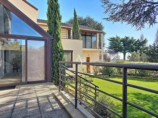  Maison � vendre 9 pi�ces 302 m�