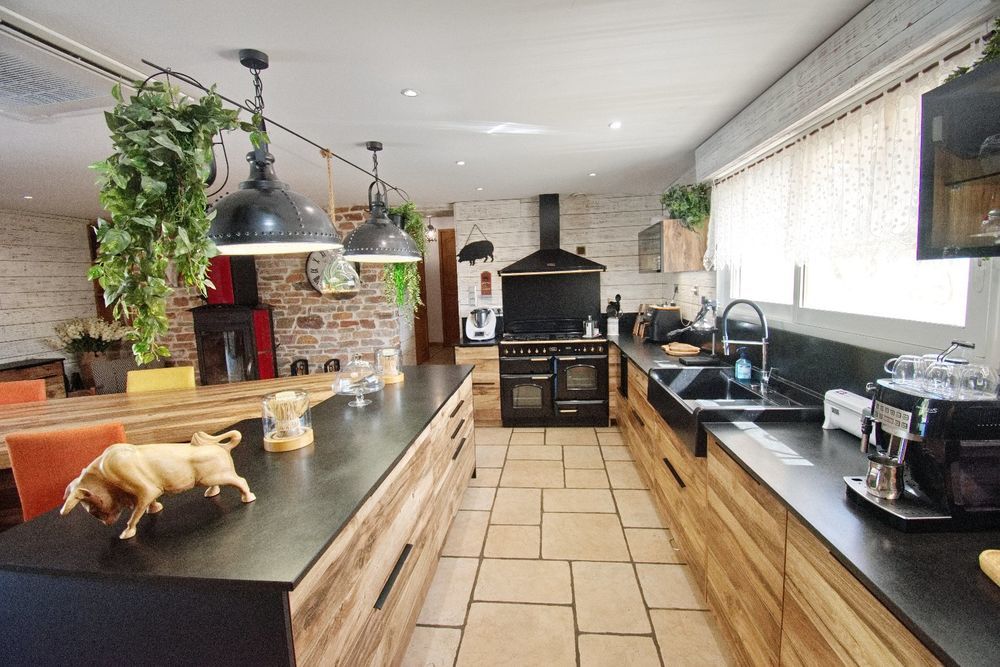 � vendre  Maison M�ze (34140)