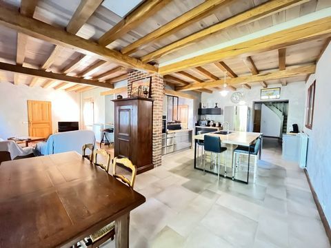   Maison Maison - 6 pi�ce(s) - 260 m�