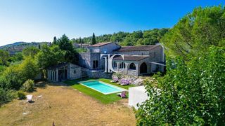  Villa � vendre 5 pi�ces 195 m�