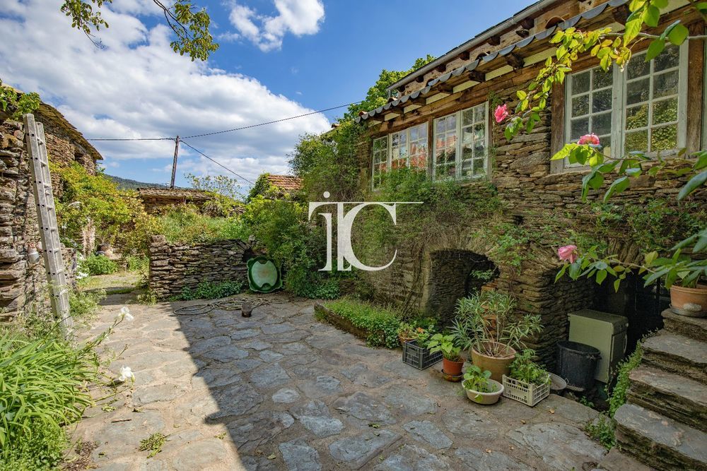 � vendre  Villa Les Vans (07140)