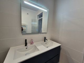  Appartement � louer 5 pi�ces 99 m�