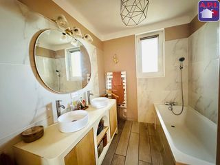  Maison � vendre 9 pi�ces 180 m�