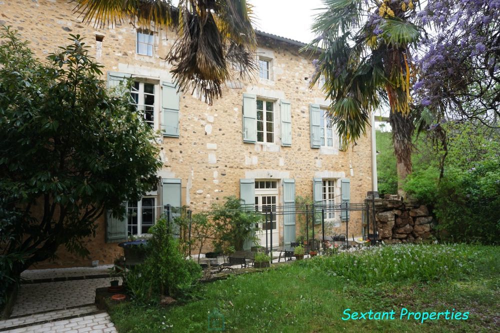 � vendre  Villa Nontron (24300)