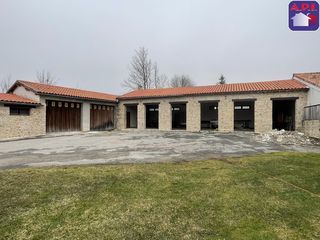  Villa � vendre 15 + pi�ces 1252 m�