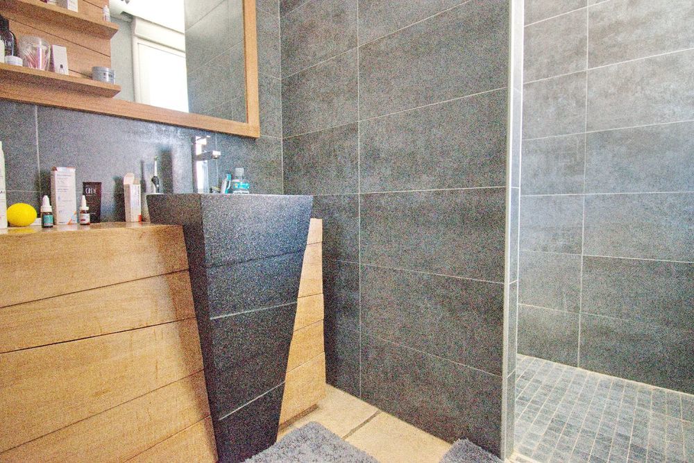 � vendre  Maison M�ze (34140)