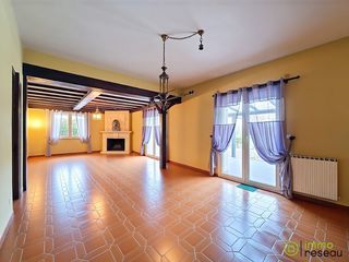  Maison � vendre 8 pi�ces 328 m�