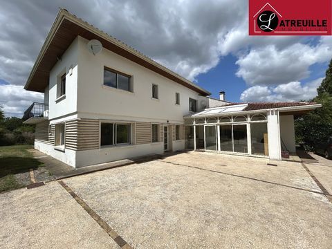   Maison Maison - 13 pi�ce(s) - 312 m�
