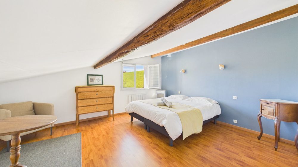 � vendre  Villa Guiche (64520)