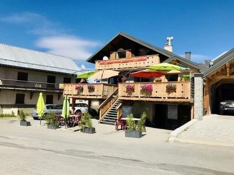 B&acirc;timent 595000 73300 Albiez montrond