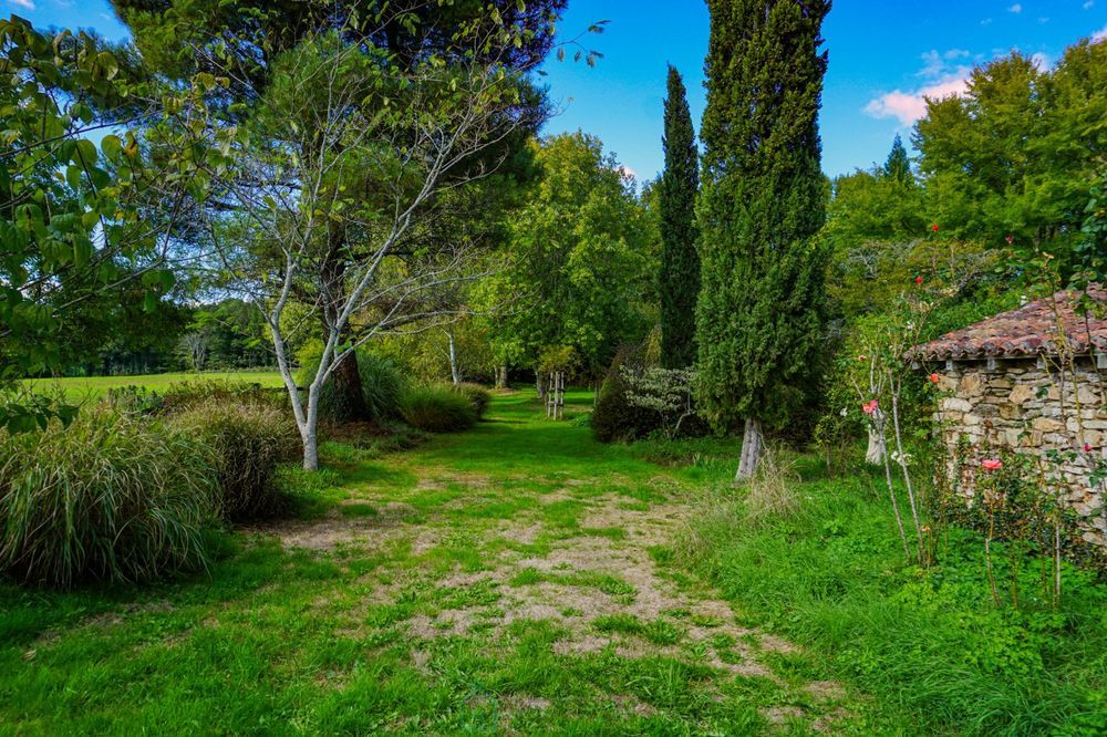 � vendre  Villa Saint-Jory-de-Chalais (24800)