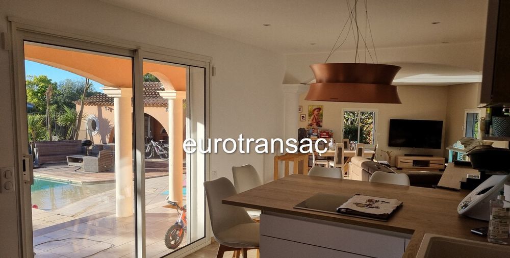 � vendre  Maison M�ze (34140)