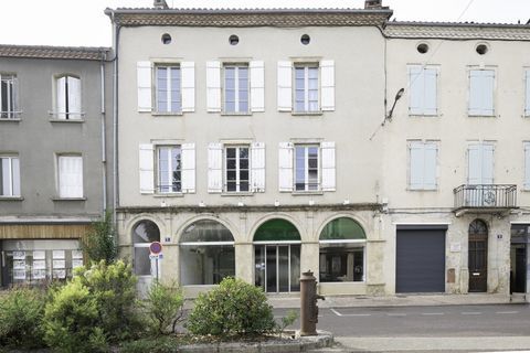 Local commercial 130000 46400 Saint cere