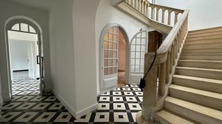  Appartement � louer 4 pi�ces 145 m�