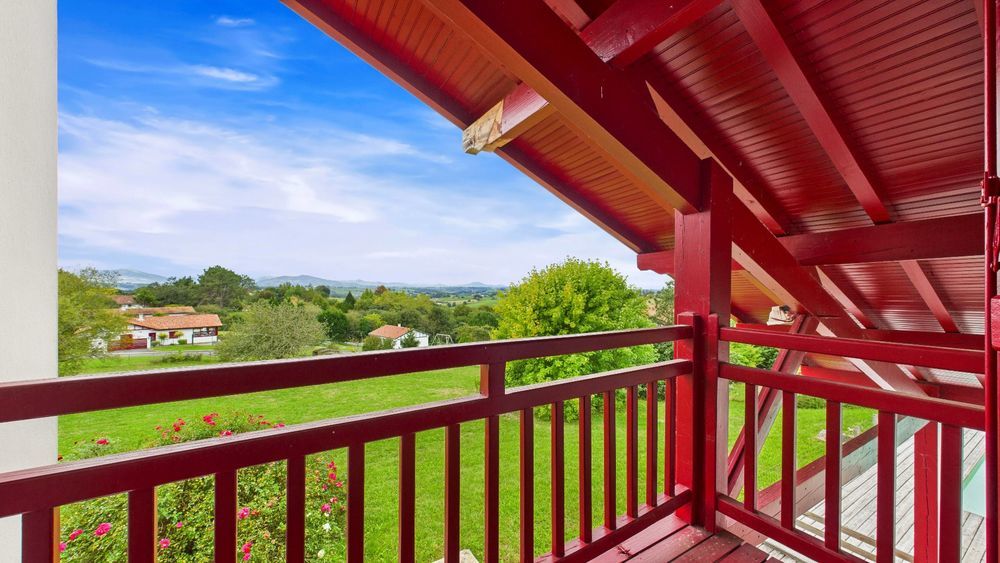 � vendre  Maison Bardos (64520)