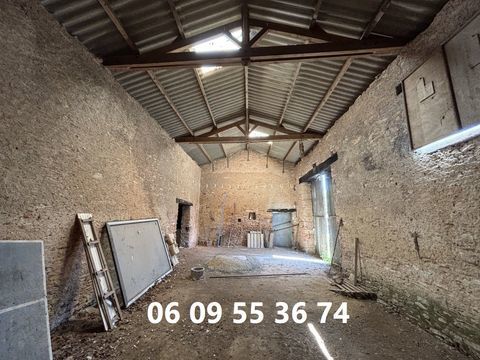 B&acirc;timent 32000 85120 Saint pierre du chemin