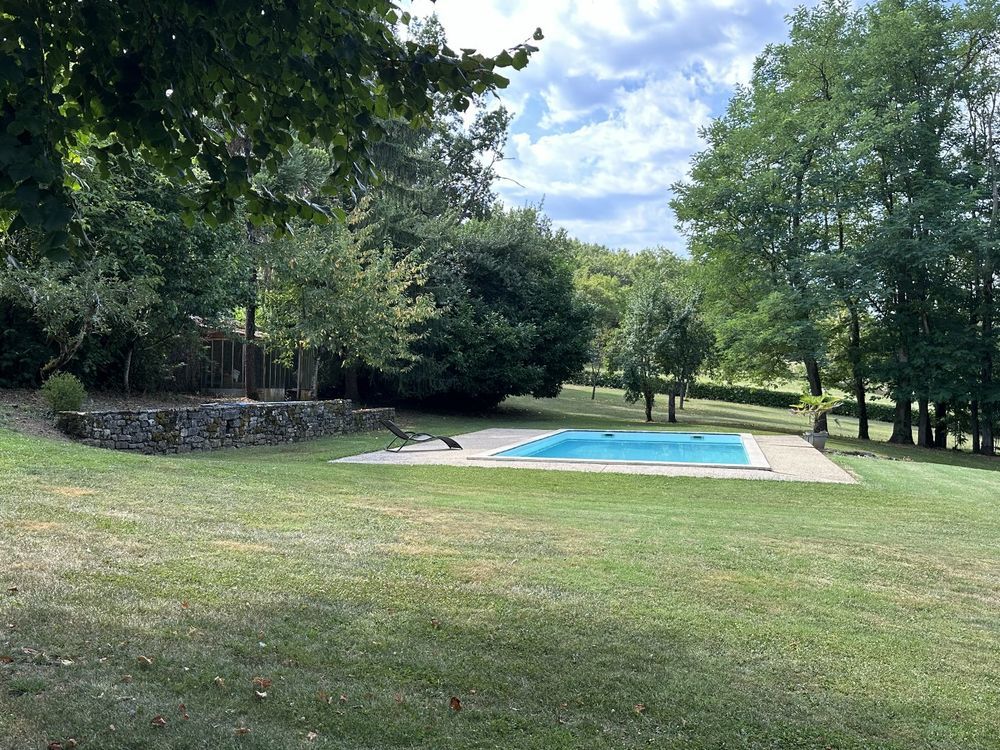 � vendre  Maison La Chapelle-aux-Saints (19120)